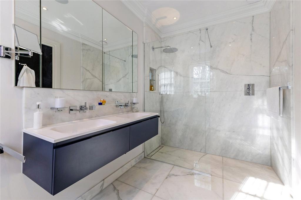 Principal Bathroom