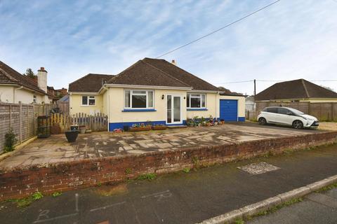 3 bedroom detached bungalow for sale, Lindridge Close, Kingsteignton, Newton Abbot, Devon.