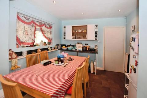 3 bedroom detached bungalow for sale, Lindridge Close, Kingsteignton, Newton Abbot, Devon.