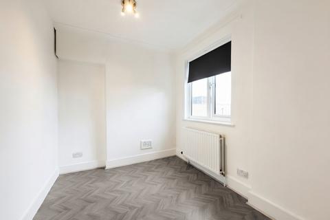 undefined, Ballards Lane, London N3