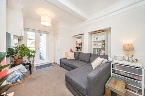 2 bedroom flat to rent, Garratt Lane, London SW17