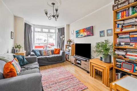 3 bedroom semi-detached house to rent, Barrington Road, Olton