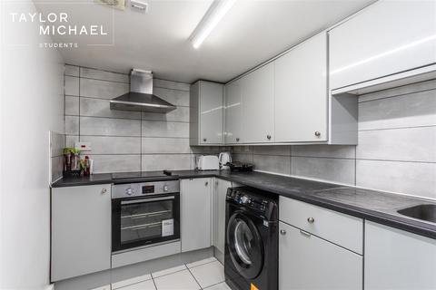 6 bedroom maisonette to rent, Lewes Road, Brighton
