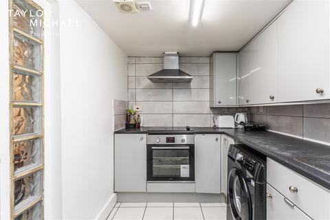 6 bedroom maisonette to rent, Lewes Road, Brighton