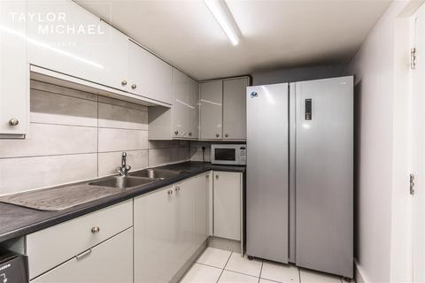 6 bedroom maisonette to rent, Lewes Road, Brighton