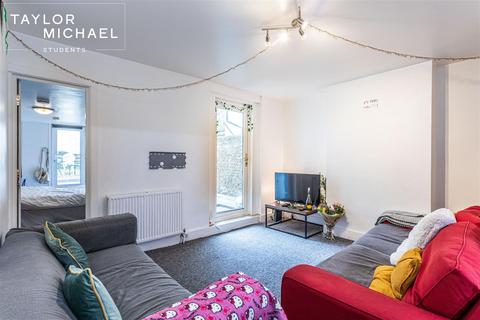 6 bedroom maisonette to rent, Lewes Road, Brighton