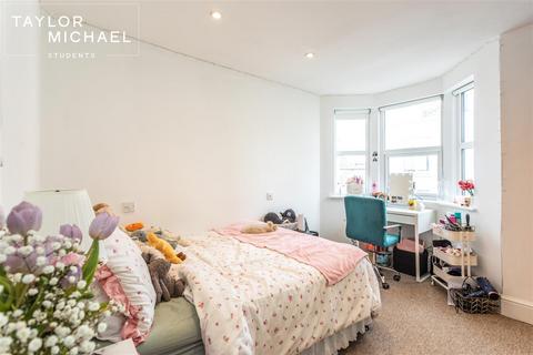 4 bedroom maisonette to rent, St. James's Street, Brighton