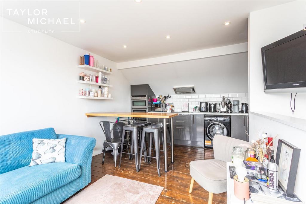 Living Room / Kitchen