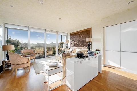 2 bedroom apartment for sale, Colonial Drive, London