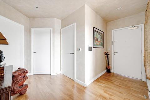2 bedroom apartment for sale, Colonial Drive, London