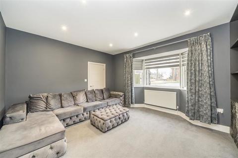 3 bedroom terraced house to rent, The Knole, London SE9