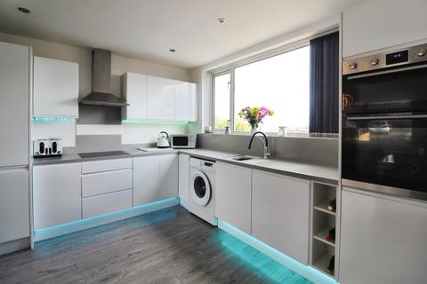 3 bedroom end of terrace house for sale, Highfield Close, Leeds