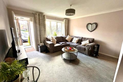 2 bedroom house to rent, 3 Hunts Farm CloseBorough GreenKent