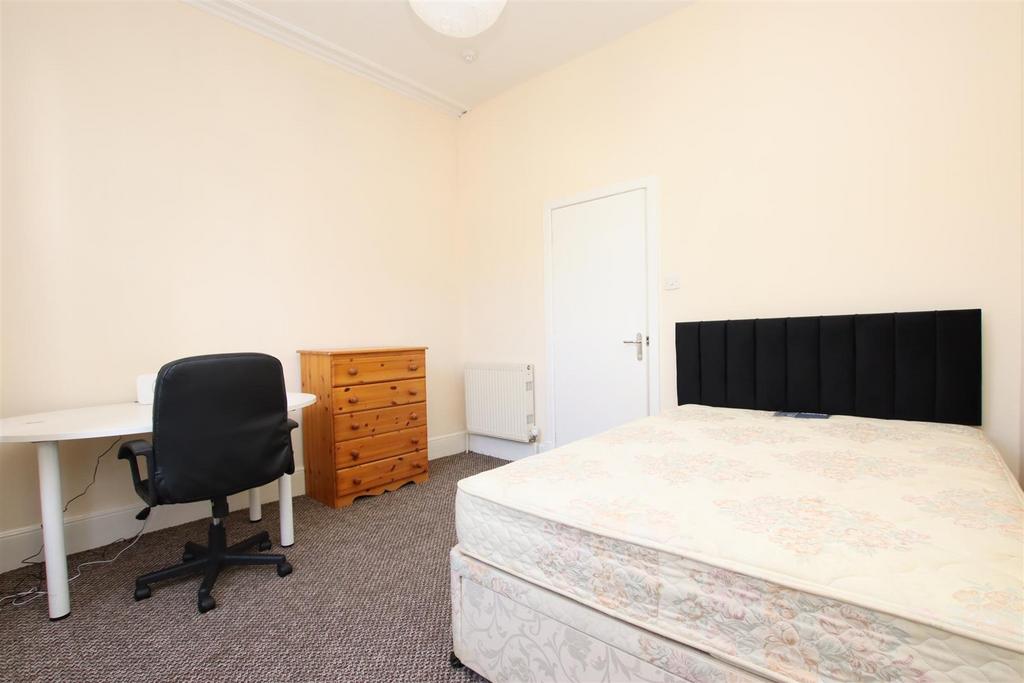 Bedroom.JPG