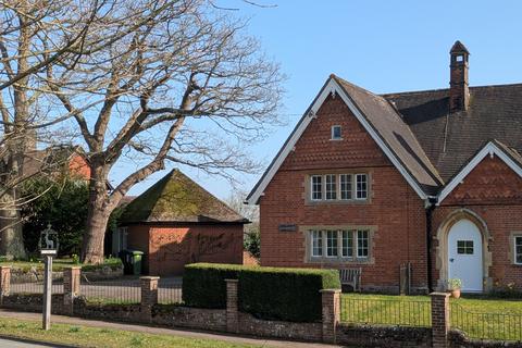 School Hill, Warnham, RH12