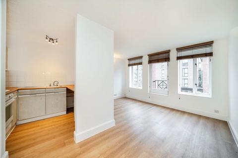 1 bedroom flat for sale, Discovery Walk, London E1W