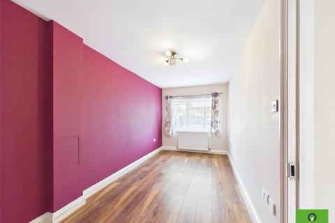 undefined, Chatteris Avenue, Romford RM3