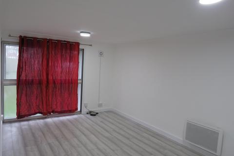 1 bedroom flat to rent, Harris Close, Hounslow TW3