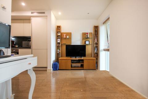 Studio to rent, 5 Shearwater Drive, Hendon, London, NW9