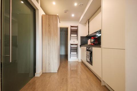 Studio to rent, 5 Shearwater Drive, Hendon, London, NW9