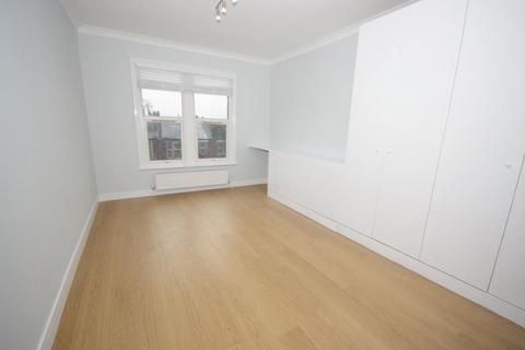 2 bedroom flat to rent, BALLARDS LANE, FINCHLEY, N3