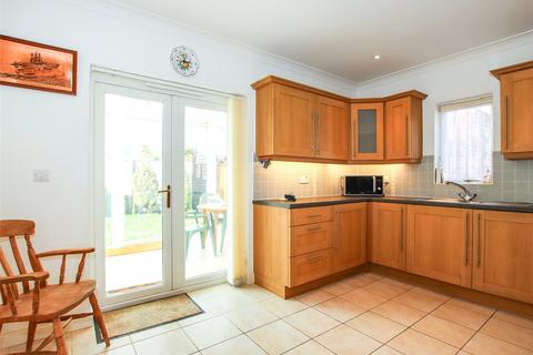 3 bedroom bungalow for sale, Yarrell Croft, Pennington, Hampshire, SO41