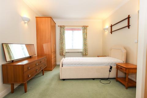 3 bedroom bungalow for sale, Yarrell Croft, Pennington, Hampshire, SO41