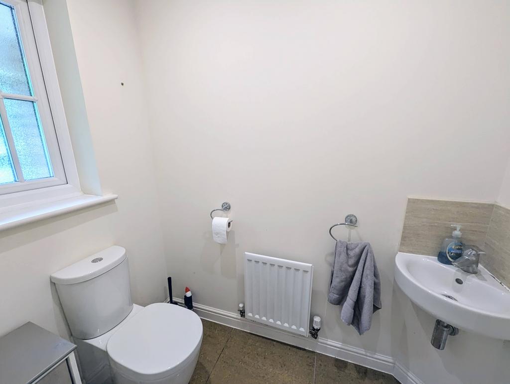 Cloakroom/wc