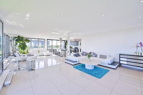 3 bedroom flat for sale, New Park Road, Brixton, London, SW2