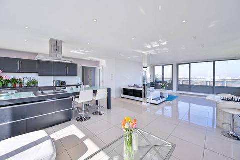 3 bedroom flat for sale, New Park Road, Brixton, London, SW2