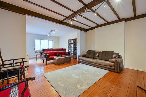 undefined, Baronsmede, Ealing, London, W5