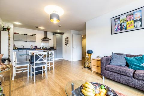2 bedroom flat to rent, Madison Court, 52 Broadway, Salford, M50
