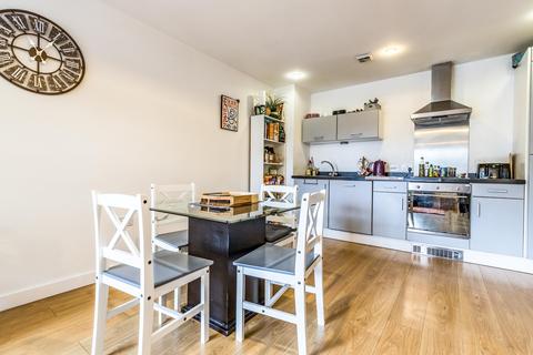2 bedroom flat to rent, Madison Court, 52 Broadway, Salford, M50