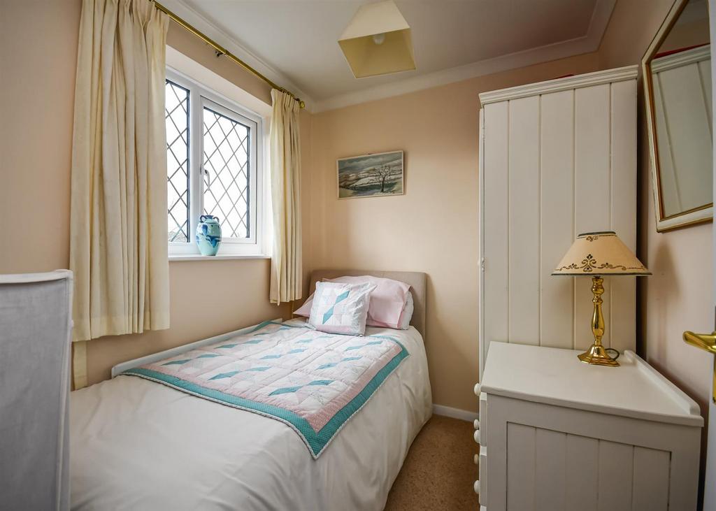 3 Carnforth Close-4.jpg