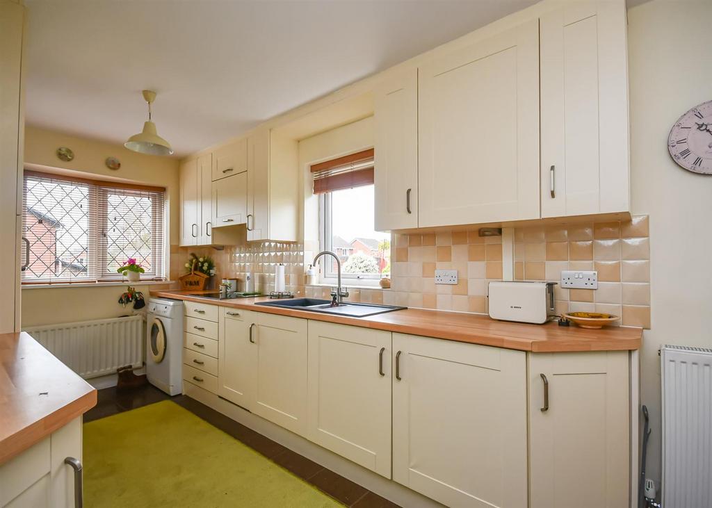 3 Carnforth Close-7.jpg