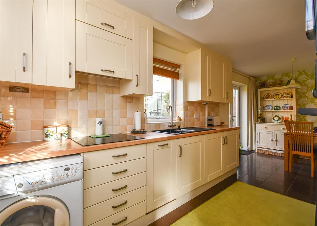 3 Carnforth Close-8.jpg