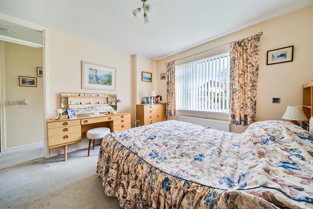 Brook Rd Bed 1..jpg