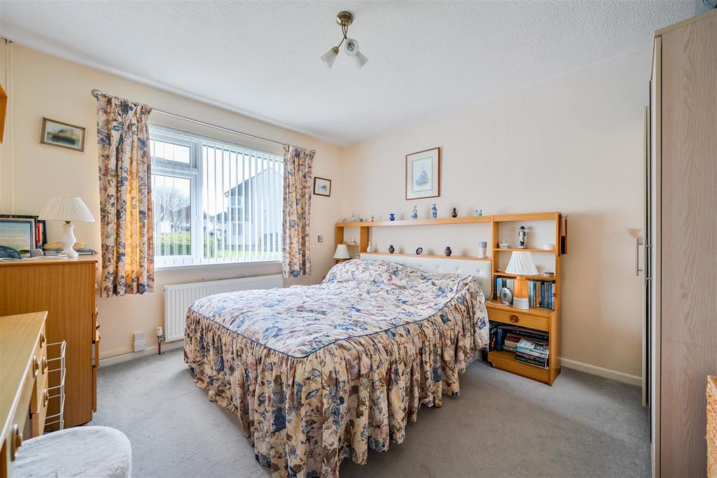 Brook Rd Bed 1.jpg