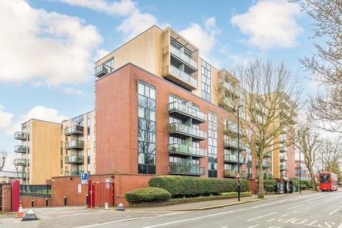 undefined, London Road, Isleworth TW7