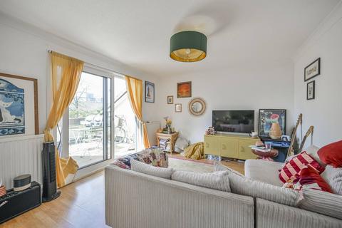 1 bedroom flat to rent, Cherry Close, Walthamstow Village, Walthamstow, London, E17