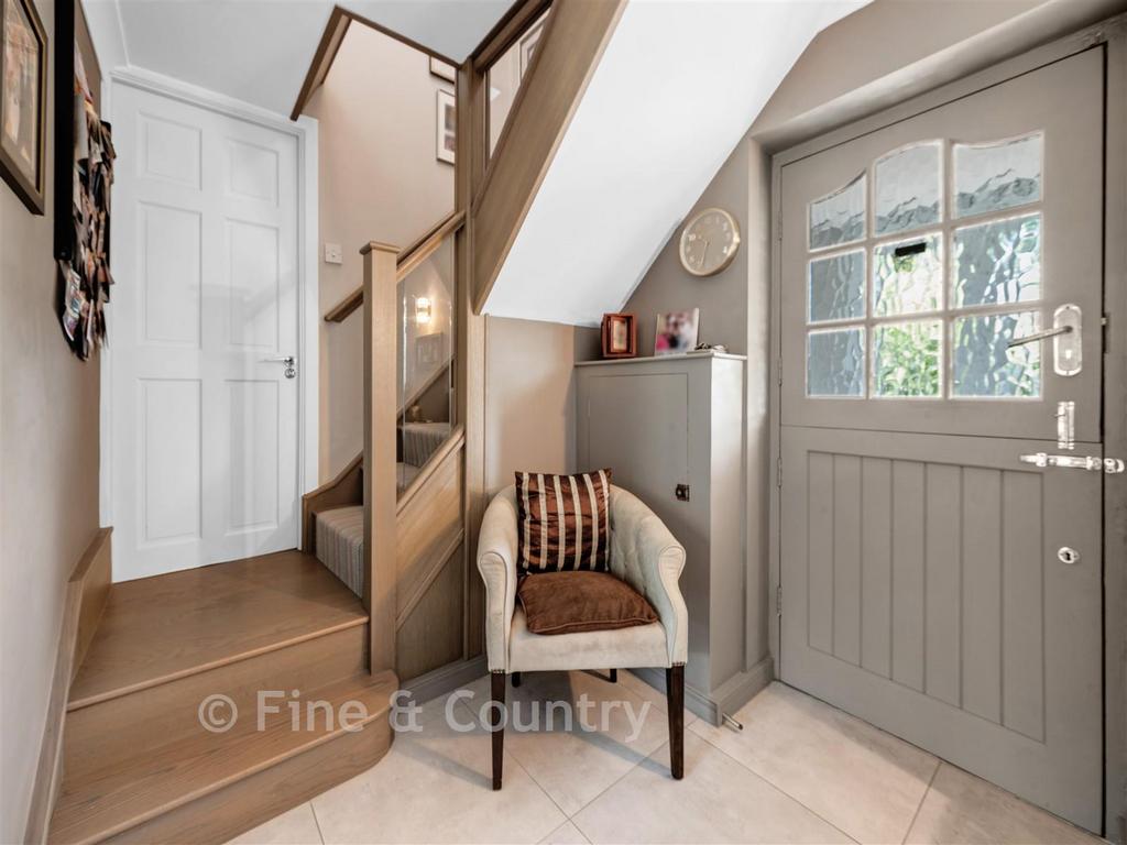 Hall Chair