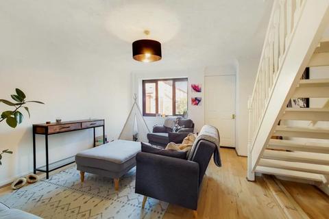 3 bedroom house to rent, Rosethorn Close, Balham SW12