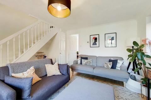 3 bedroom house to rent, Rosethorn Close, Balham SW12
