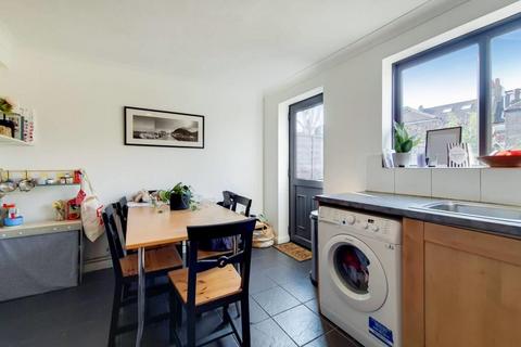 3 bedroom house to rent, Rosethorn Close, Balham SW12