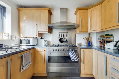 3 bedroom house to rent, Rosethorn Close, Balham SW12