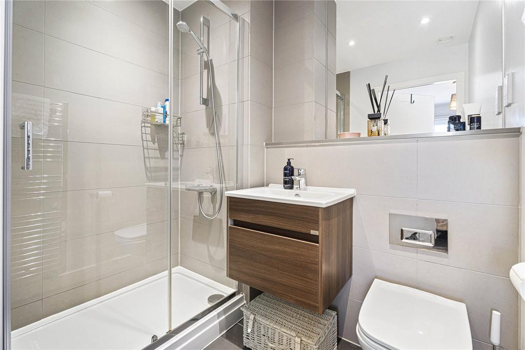 Primary En-Suite