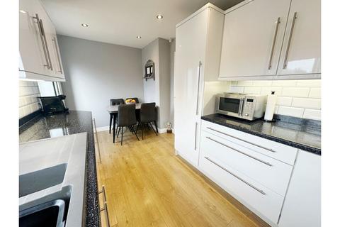 2 bedroom semi-detached house for sale, Roe Lane, Oldham, OL4