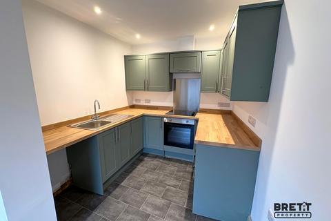 undefined, Flat 2, 27 Main Street, Pembroke, Pembrokeshire. SA71 4JS
