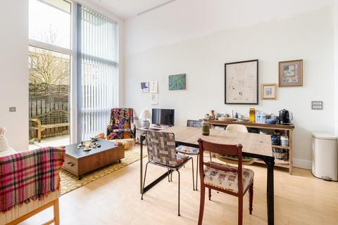 undefined, Hertford Road, London, N1
