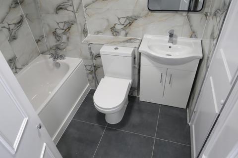 1 bedroom flat for sale, Harris Close, Hounslow TW3